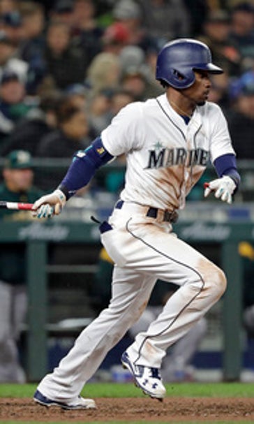 Homer happy Mariners hit 4 long balls in 10-8 win over A’s